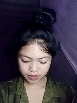 Snapshot of Thy00__ chatting on November 10, 3:22 pm Thy00 online show from November 10, 3:22 pm