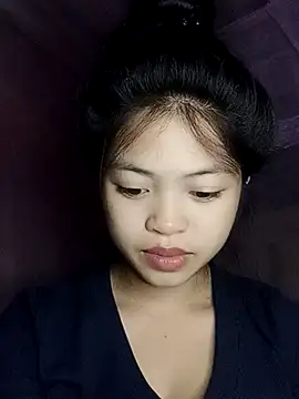 Snapshot of Thy00__ chatting on November 12, 4:02 am Thy00 online show from November 12, 4:02 am