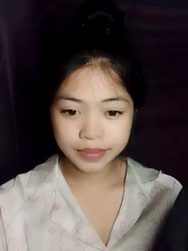 Snapshot of Thy00__ chatting on November 17, 2:56 pm Thy00 online show from November 17, 2:56 pm