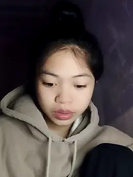 Snapshot of Thy00__ chatting on November 18, 7:29 pm Thy00 online show from November 18, 7:29 pm