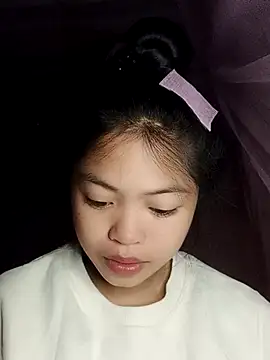 Snapshot of Thy00__ chatting on November 28, 6:54 pm Thy00 online show from November 28, 6:54 pm