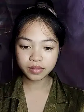 Snapshot of Thy00__ chatting on December 23, 5:27 am Thy00 online show from December 23, 5:27 am