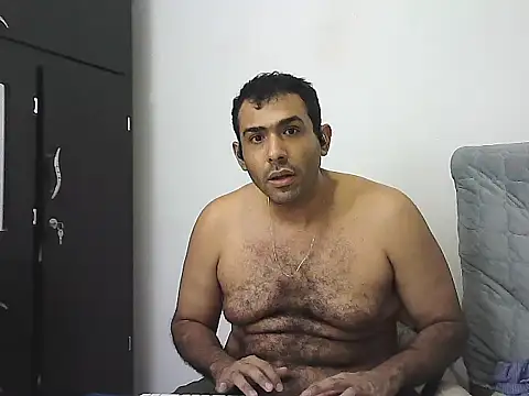 morenocabro10 online show from December 3, 8:40 pm