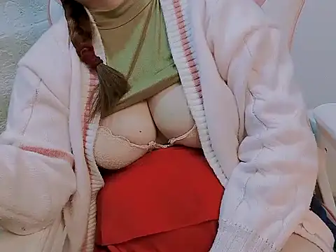 Alinee777 online show from February 3, 6:40 am