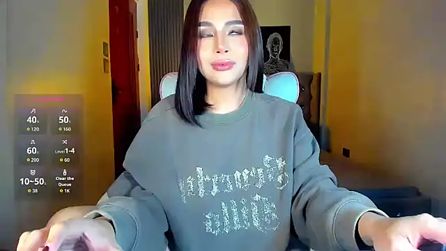 LauraLoove online show from August 2, 10:46 am