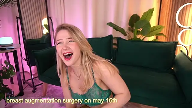 LauraWifeness online show from April 30, 5:58 am