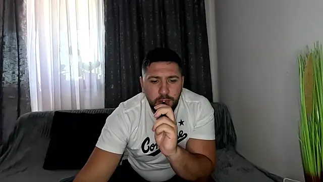 Gold Alpha Boy online show from September 16, 8:15 am