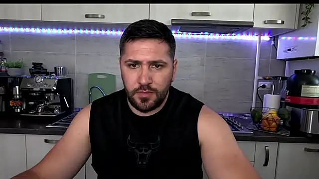 Snapshot of Gold_Alpha_Boy chatting on June 18, 1:59 pm Gold Alpha Boy online show from June 18, 1:59 pm