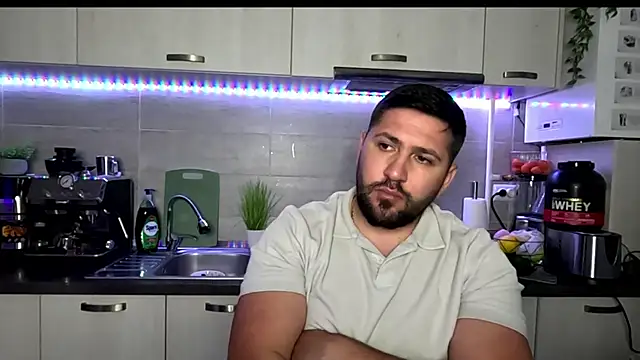 Snapshot of Gold_Alpha_Boy chatting on June 19, 6:12 pm Gold Alpha Boy online show from June 19, 6:12 pm