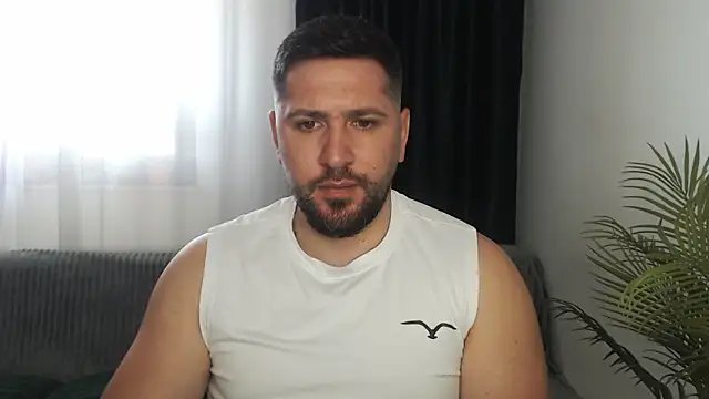 Snapshot of Gold_Alpha_Boy chatting on July 9, 8:29 am Gold Alpha Boy online show from July 9, 8:29 am