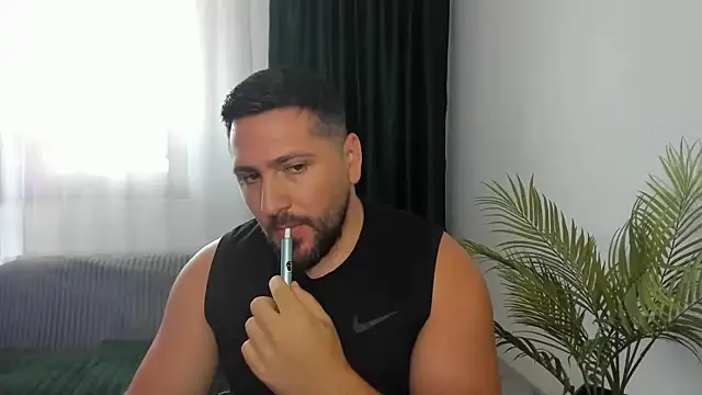Snapshot of Gold_Alpha_Boy chatting on July 15, 7:02 am Gold Alpha Boy online show from July 15, 7:02 am