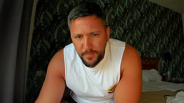 Snapshot of Gold_Alpha_Boy chatting on July 31, 3:33 pm Gold Alpha Boy online show from July 31, 3:33 pm