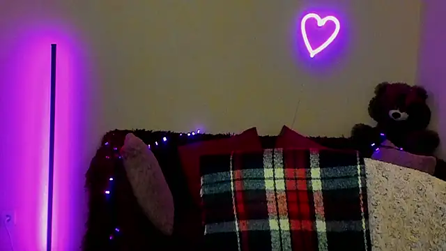 Alicia love00 online show from April 30, 5:25 am