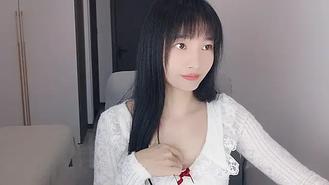 Snapshot of Lisa-3333 chatting on March 19, 10:08 am Lisa-3333 online show from March 19, 10:08 am