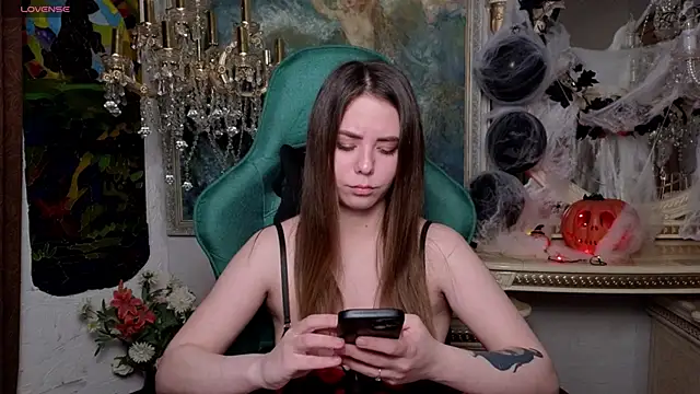 Snapshot of IvoryWood_ chatting on October 24, 11:28 am IvoryWood online show from October 24, 11:28 am