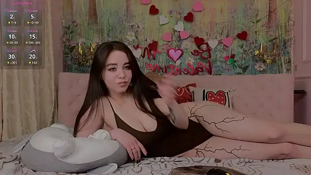 IvoryWood  online show from February 13, 6:15 pm