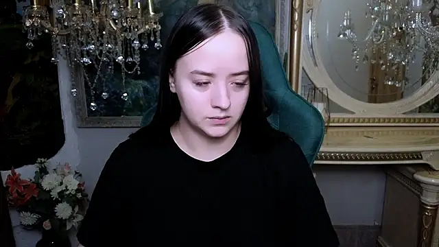 LaraBenson  online show from March 18, 5:05 pm