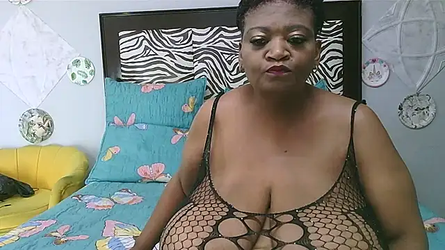BUSTYKAYXX03 online show from May 7, 3:28 pm