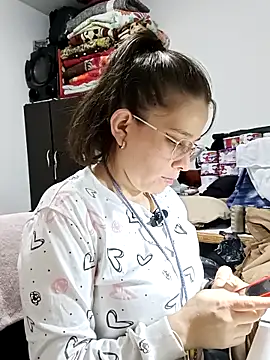 Snapshot of Isabella5_Brown_ chatting on October 30, 6:52 pm Isabella5 Brown online show from October 30, 6:52 pm