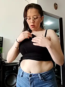 Snapshot of Isabella5_Brown_ chatting on November 7, 3:34 pm Isabella5 Brown online show from November 7, 3:34 pm