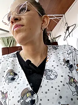 Snapshot of Isabella5_Brown_ chatting on November 10, 4:28 pm Isabella5 Brown online show from November 10, 4:28 pm