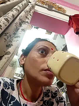 Snapshot of ISHANI-SINGH chatting on January 9, 3:42 am ISHANI-SINGH online show from January 9, 3:42 am