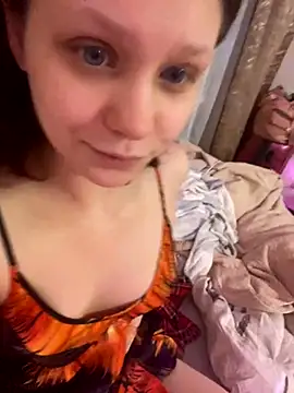 Snapshot of Lunliss chatting on November 27, 8:11 pm Lunliss online show from November 27, 8:11 pm