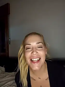 Snapshot of hacheacca chatting on November 23, 11:04 pm hacheacca online show from November 23, 11:04 pm