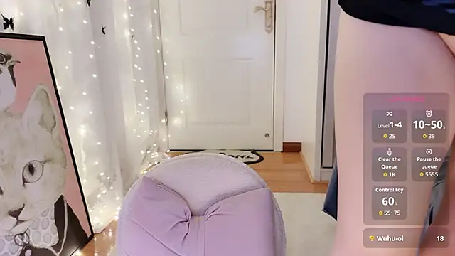 Snapshot of charlotte520 chatting on October 6, 12:35 pm charlotte520 online show from October 6, 12:35 pm