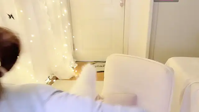 Snapshot of charlotte520 chatting on November 14, 1:59 am charlotte520 online show from November 14, 1:59 am