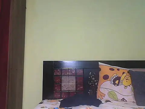 Snapshot of mickle_james chatting on October 5, 4:11 am mickle james online show from October 5, 4:11 am