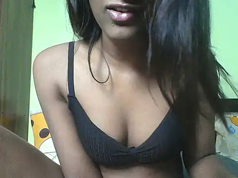 Snapshot of mickle_james chatting on October 7, 7:22 pm mickle james online show from October 7, 7:22 pm