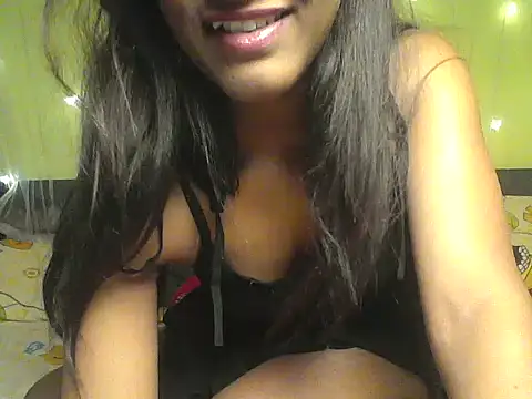 Snapshot of mickle_james chatting on November 13, 7:13 pm mickle james online show from November 13, 7:13 pm