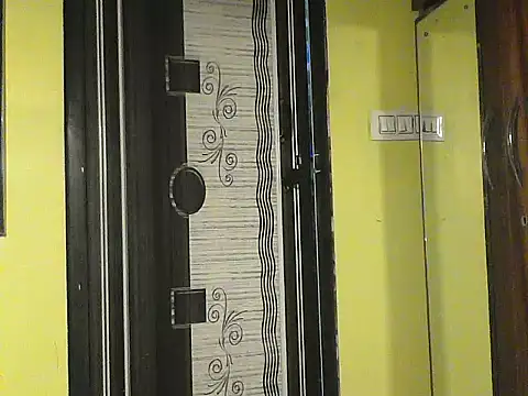 Snapshot of mickle_james chatting on December 16, 4:45 pm mickle james online show from December 16, 4:45 pm