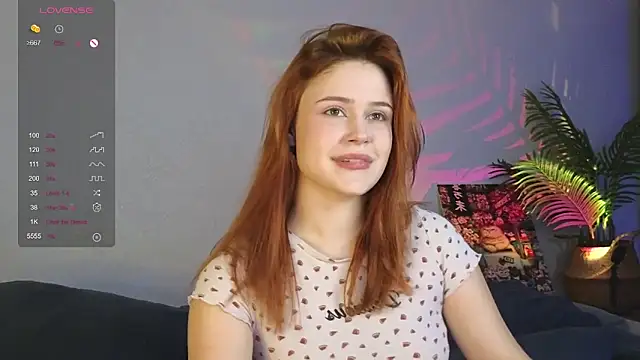 Snapshot of Alice_Wyliee chatting on November 1, 4:09 pm Alice Wyliee online show from November 1, 4:09 pm