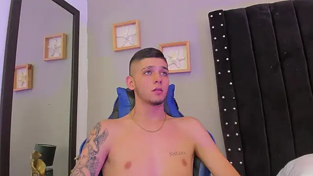 Mathewboy1 online show from December 3, 7:12 pm