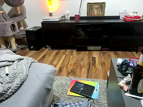 Snapshot of RedLayla chatting on October 7, 7:33 pm RedLayla online show from October 7, 7:33 pm