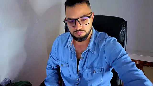 Ernesto-Rodriguez82 online show from June 17, 8:17 am