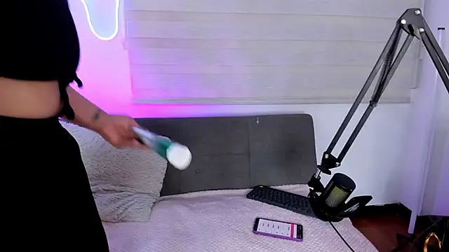 missweetpeach online show from January 13, 1:00 am