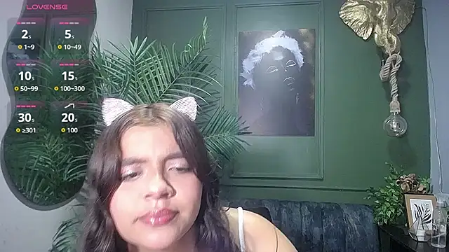 Snapshot of sweety_smilee chatting on September 28, 12:49 am sweety smilee online show from September 28, 12:49 am