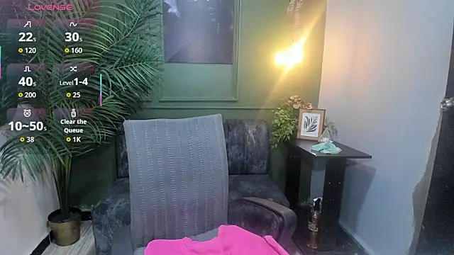 Snapshot of sweety_smilee chatting on October 25, 7:52 pm sweety smilee online show from October 25, 7:52 pm