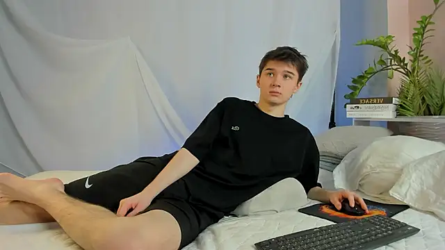 SherlockMax online show from March 4, 8:04 pm