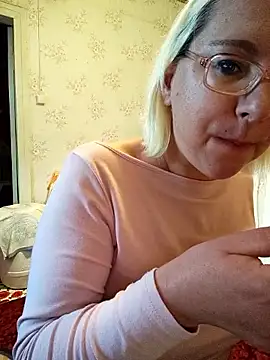 Snapshot of VikaKing chatting on May 28, 4:59 pm VikaKing online show from May 28, 4:59 pm