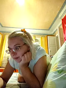 Snapshot of VikaKing chatting on July 11, 6:10 pm VikaKing online show from July 11, 6:10 pm