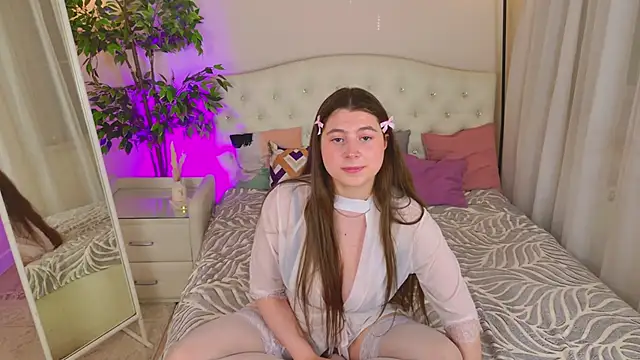 Snapshot of Queen_Michelle_ chatting on April 14, 9:32 pm Queen Michelle online show from April 14, 9:32 pm