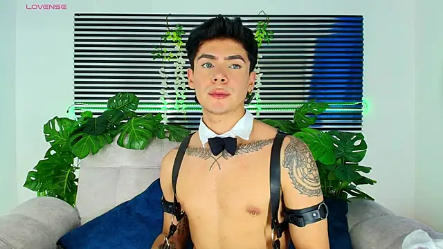 CamiiGuzmanX online show from March 3, 9:21 pm