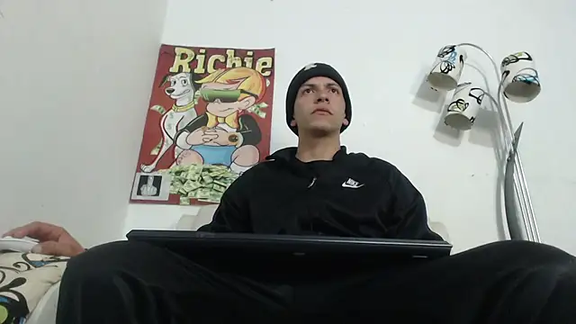 Thomasjons  online show from November 29, 3:09 am