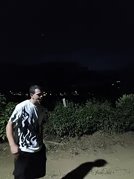 Thomasjons  online show from August 8, 11:50 pm