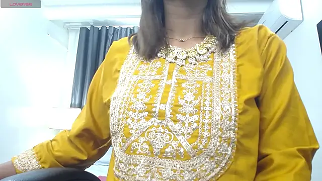 Snapshot of kairadayamai chatting on April 27, 12:14 pm kairadayamai online show from April 27, 12:14 pm