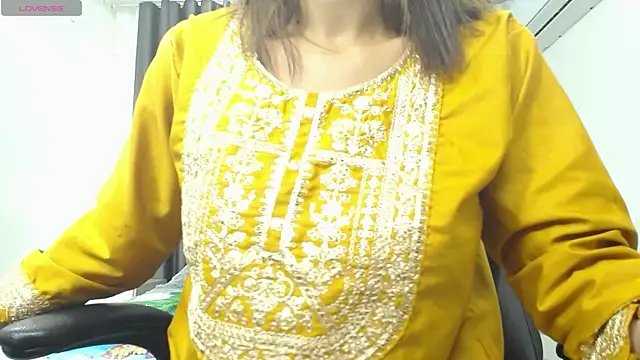 Snapshot of kairadayamai chatting on May 7, 11:48 am kairadayamai online show from May 7, 11:48 am